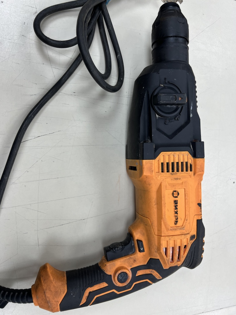 Перфоратор Вихрь П-5А-1000