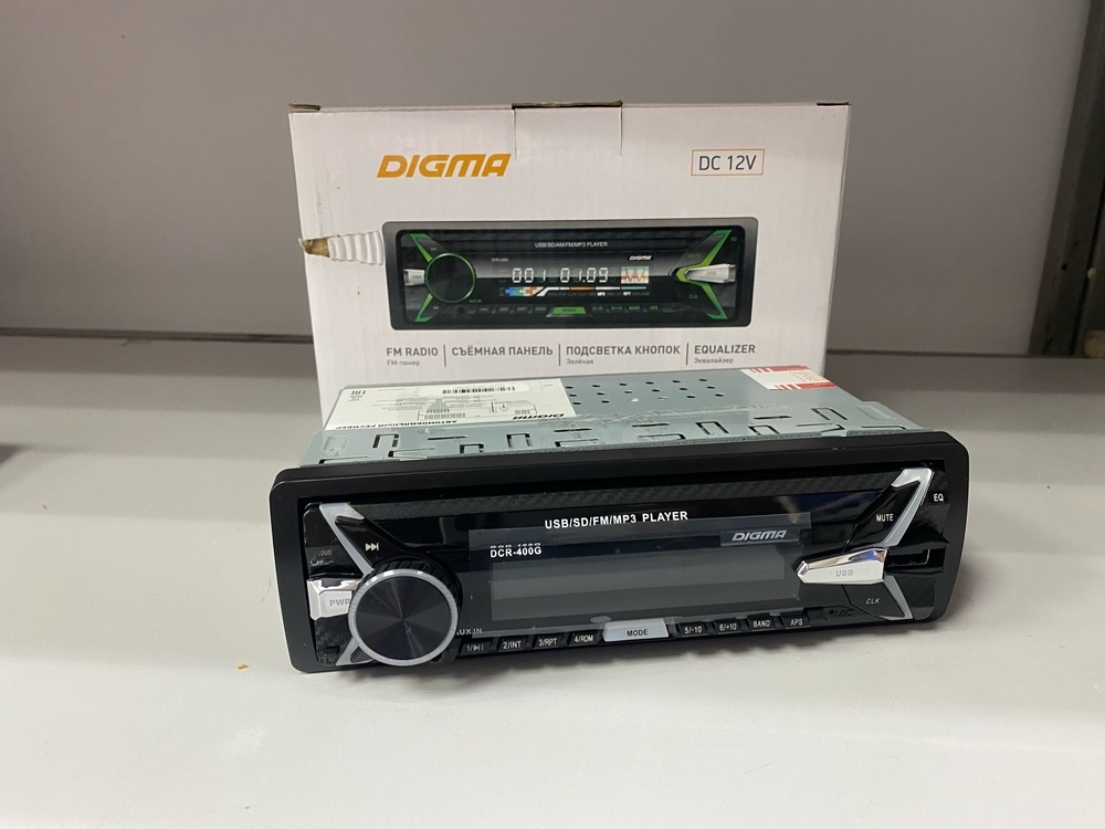Автомагнитола Digma DCR-400G