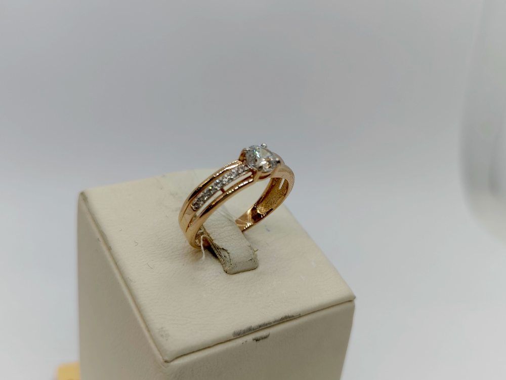 КОЛЬЦО С КАМНЯМИ (Au 585)