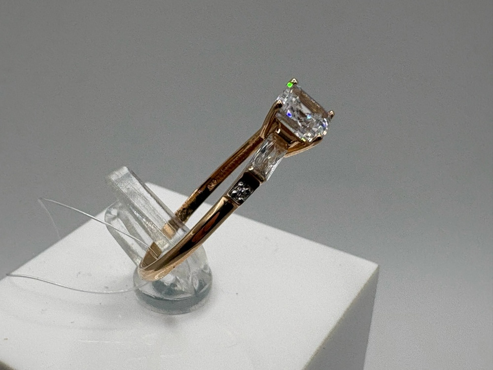 КОЛЬЦО С КАМНЯМИ (Au 585)