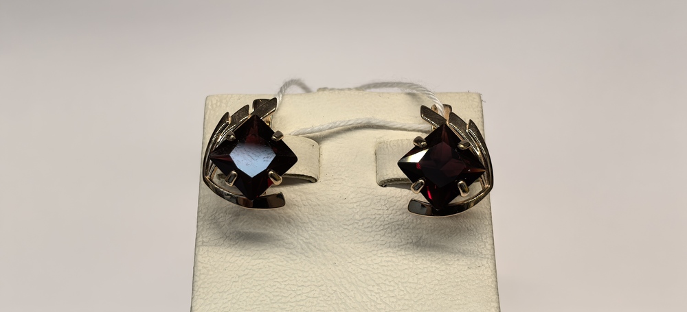 СКМ585 СЕРЬГИ С КАМНЕМ (Au 585)