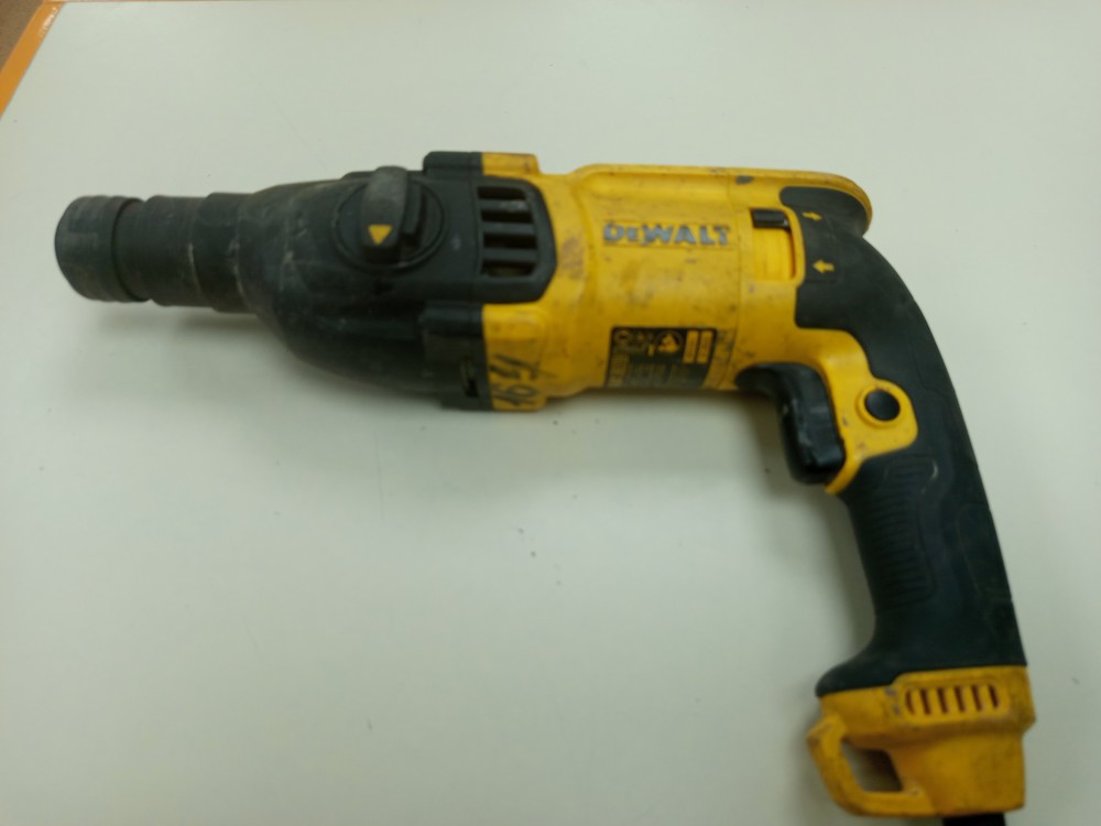 Перфоратор Dewalt D25133