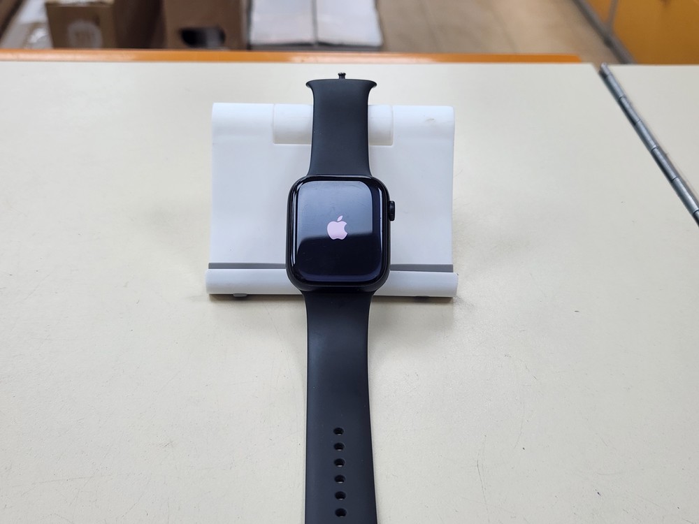 Смарт-часы Apple Watch Series 7 45mm