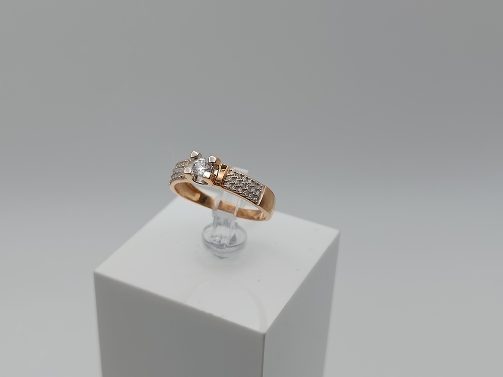 КОЛКМИ585 КОЛЬЦО С КАМНЯМИ (Au 585)