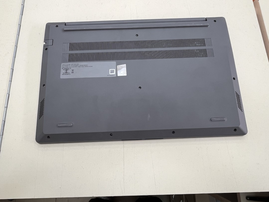 Ноутбук Lenovo; Ryzen 3 7320, Radeon 610M, 8 Гб, 500 Гб, Нет