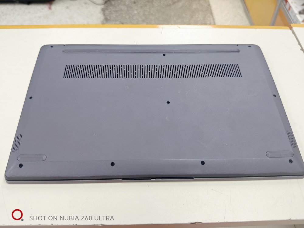 Ноутбук Lenovo; I3-1115G4, HD Graphics, 8 Гб, 256 Гб, Нет