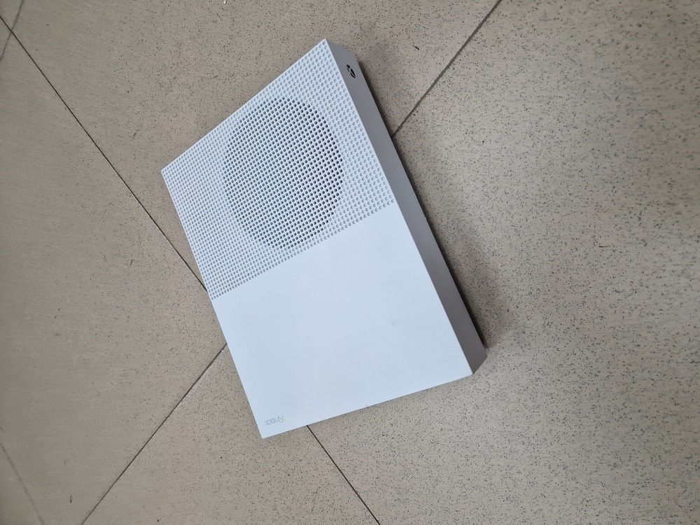 Игровая приставка Xbox One S Digital Edition 500Gb