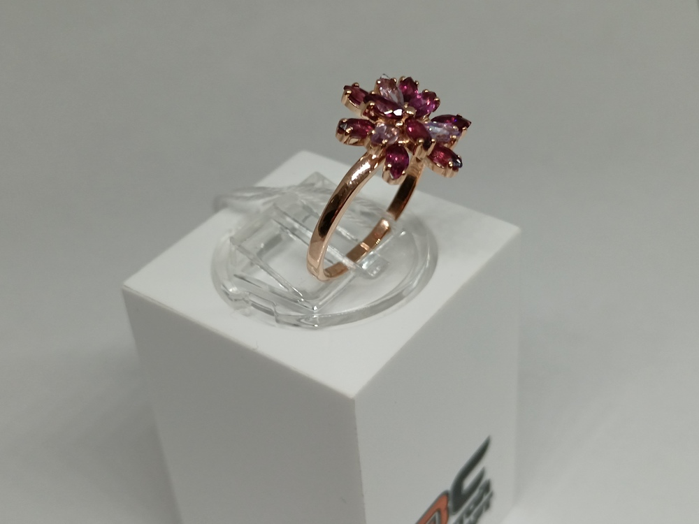 КОЛЬЦО С КАМНЯМИ (Au 585)