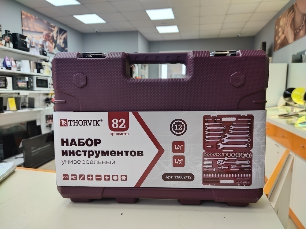 Набор инструментов Thorvik TS082 универсальный 1/4, 1/2 DR с головками торцевыми 12-гранными