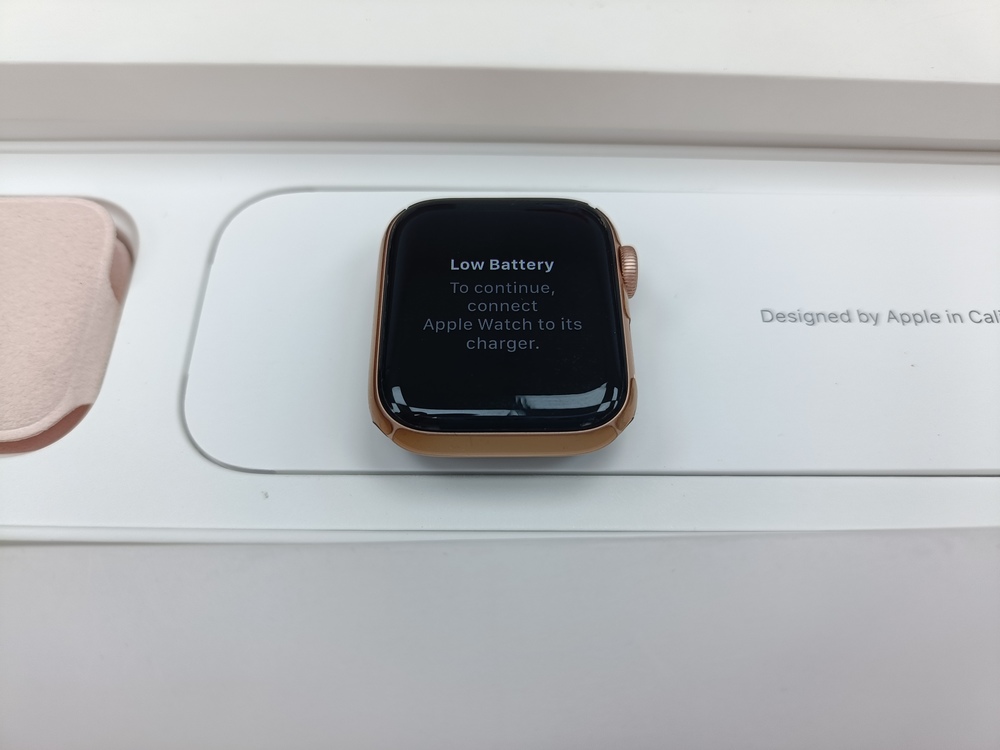 Смарт-часы Apple Watch Series 4 40 мм