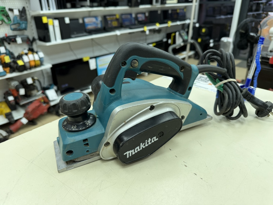 Электрорубанок Makita KP0800;