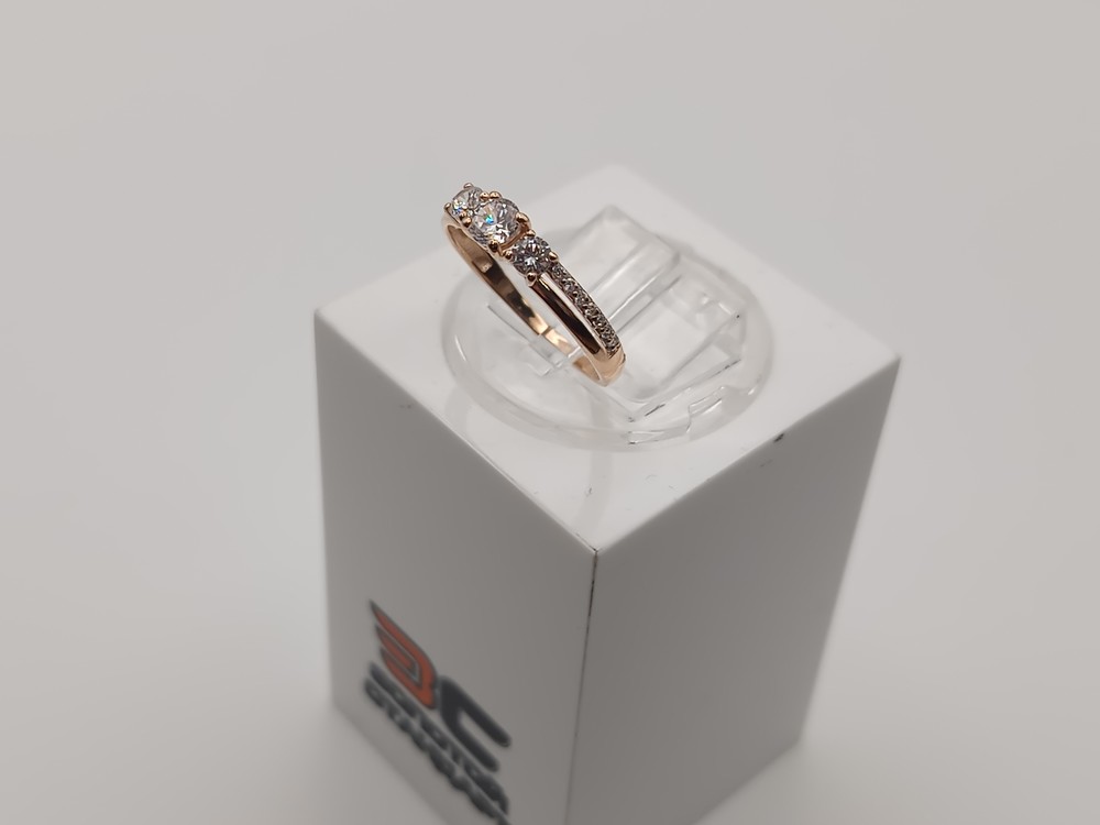 КОЛЬЦО С КАМНЯМИ (Au 585)