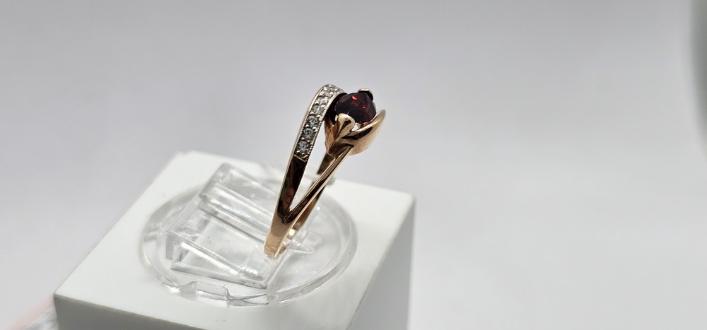 КОЛКМИ585 КОЛЬЦО С КАМНЯМИ (Au 585)