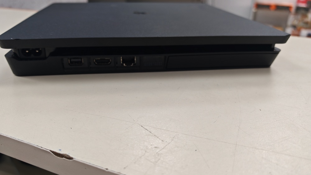 Игровая приставка PlayStation 4 1Tb