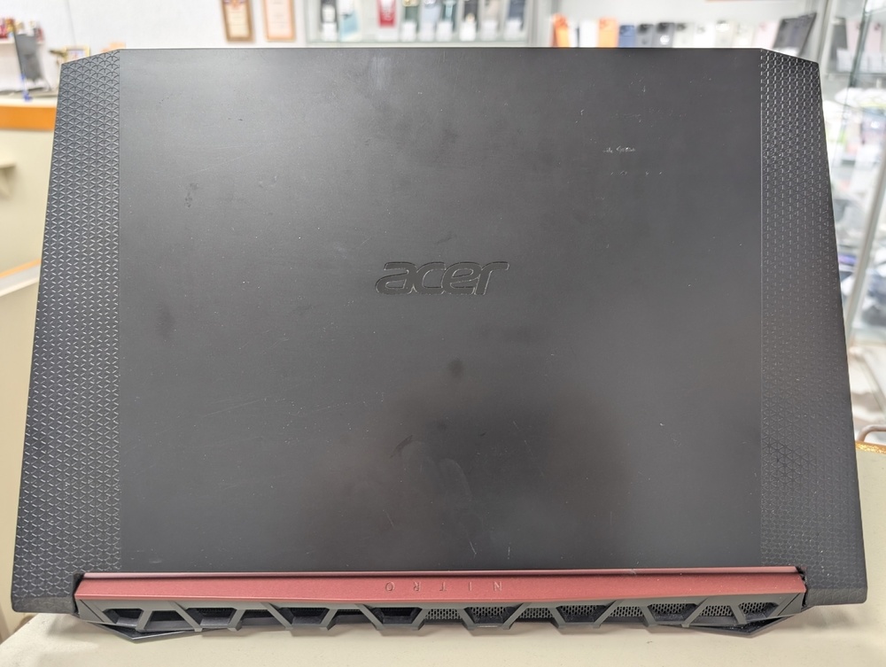 Ноутбук Acer; Core i5-8300H, GeForce GTX 1050 4GB, 8 Гб, 1 Tb, Нет