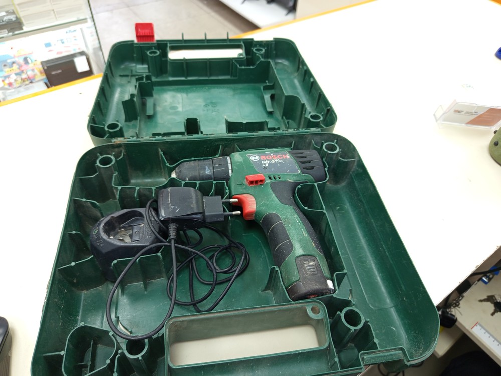 Шуруповерт Bosch EASY DRILL 1200