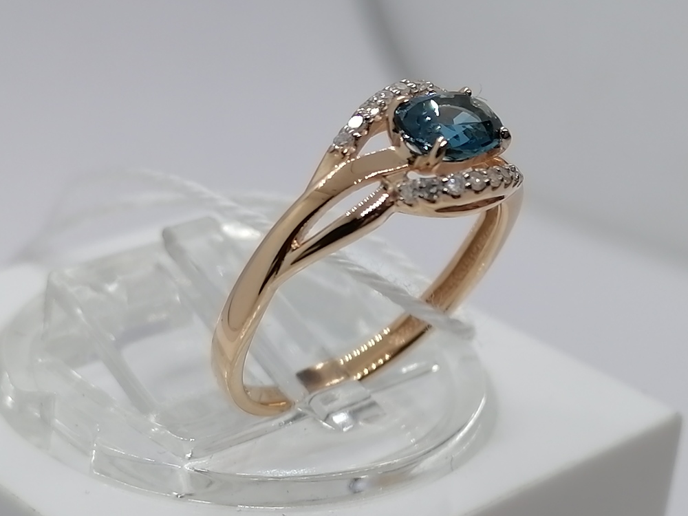 КОЛЬЦО С КАМНЯМИ (Au 585)