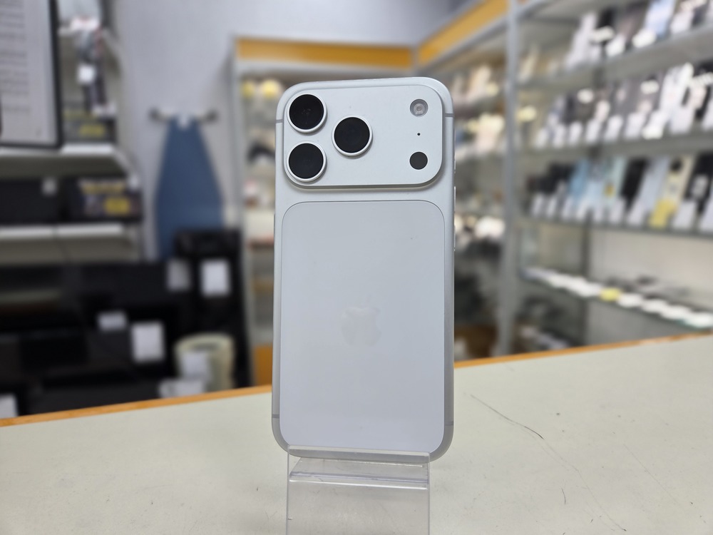 Смартфон Apple Iphone 17 Pro 256Gb