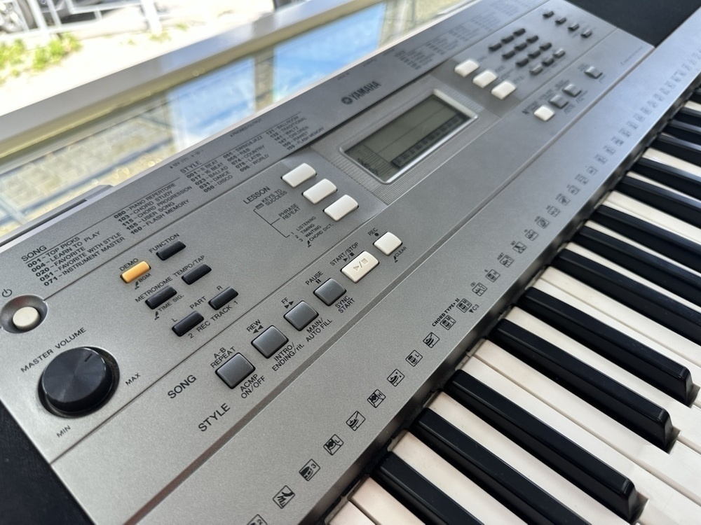 Синтезатор Yamaha PSR-E353