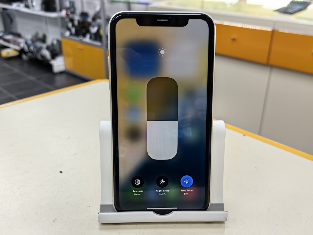 Смартфон Apple iPhone 11 64Gb