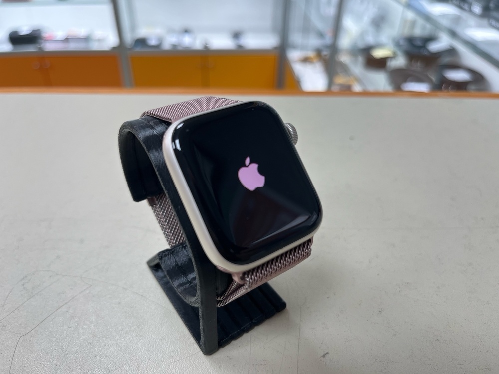 Смарт-часы Apple Watch SE 2022 44mm