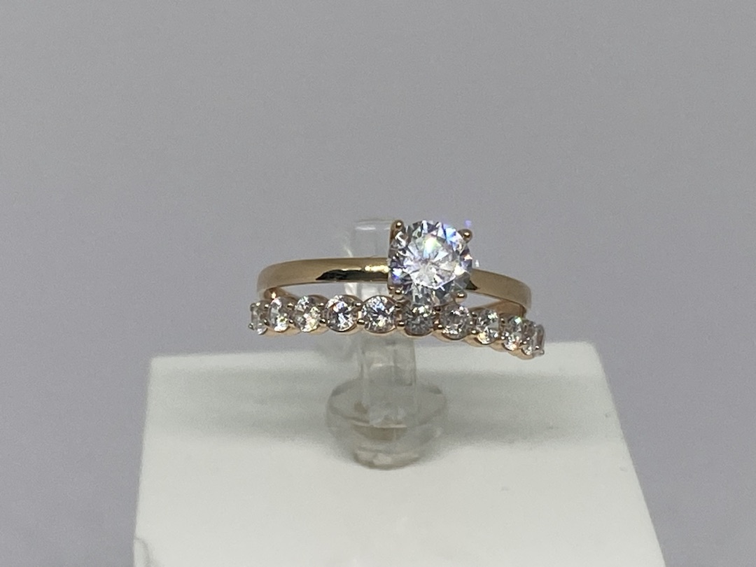 КОЛЬЦО С КАМНЯМИ (Au 585)