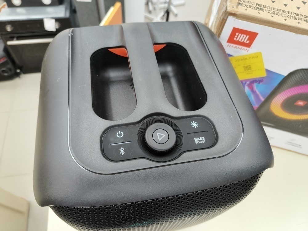 Портативная акустика JBL Partybox Encore Essential