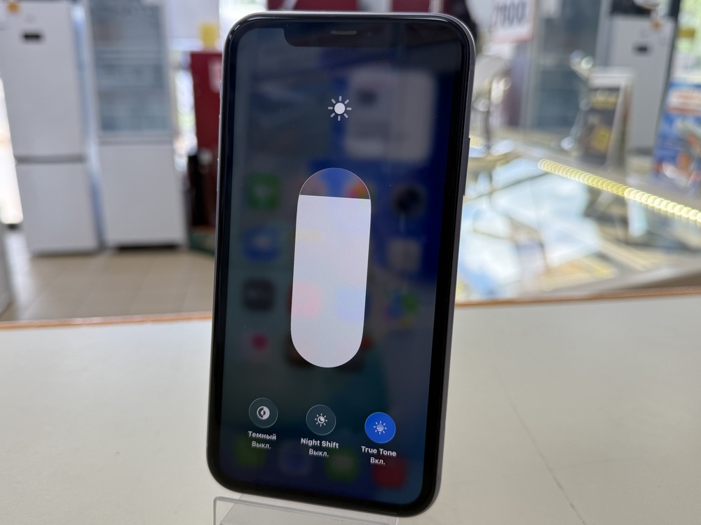 Смартфон Apple iPhone 11 64Gb