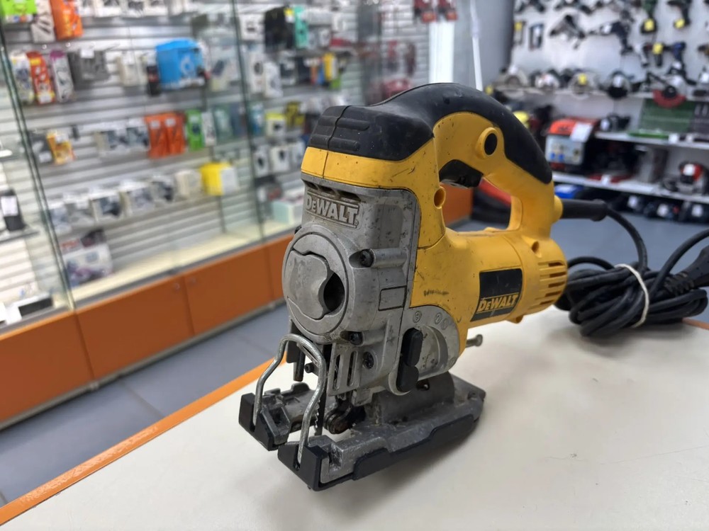 Лобзик Dewalt DW331K