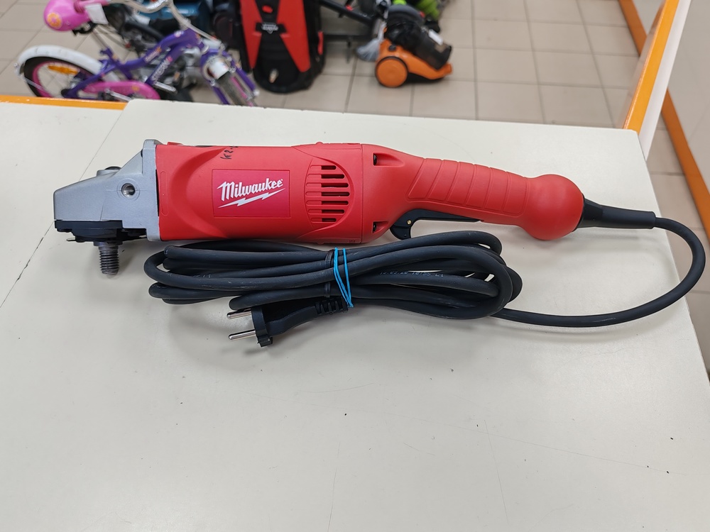 Угловая шлифмашина Milwaukee AG 16-125