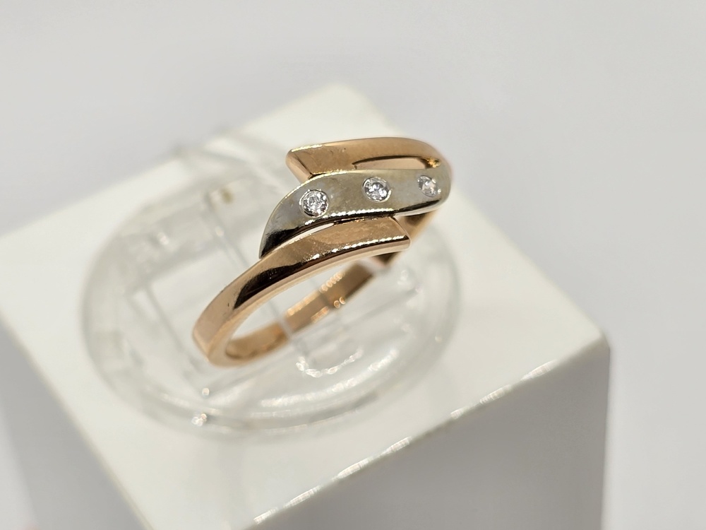 КОЛЬЦО С КАМНЯМИ (Au 585)