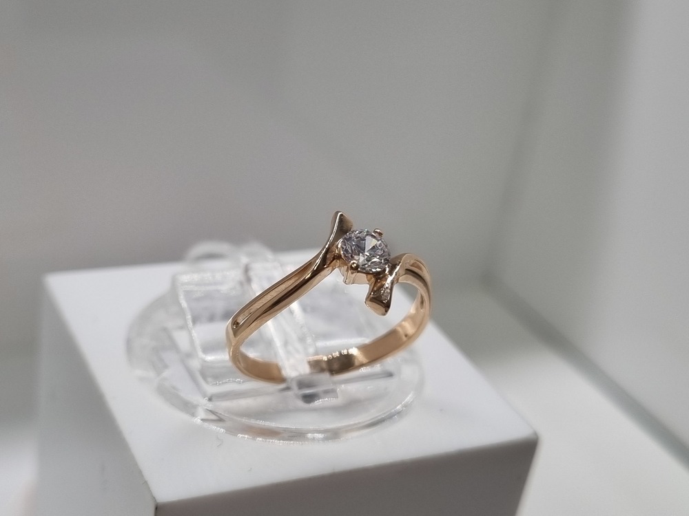 КОЛКМ585 КОЛЬЦО С КАМНЕМ (Au 585)