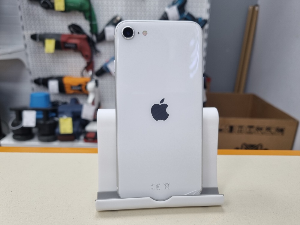 Смартфон Apple iPhone SE 2020 64Gb