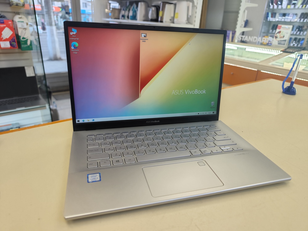 Ноутбук ASUS; Core i3-8145U, Intel UHD Graphics 620, 4 Гб, 256 Гб, Нет