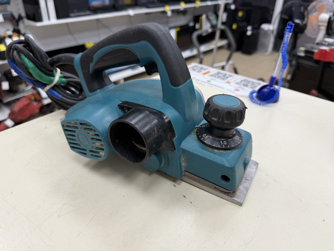 Электрорубанок Makita KP0800;