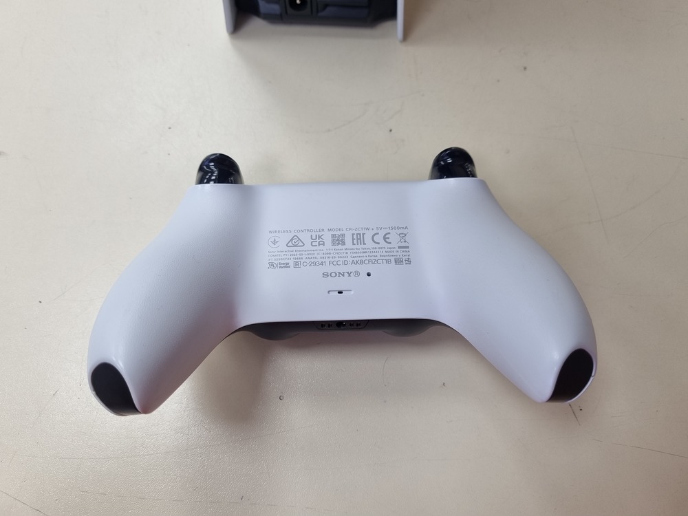 Игровая приставка PlayStation 5 825Gb (С дисководом)