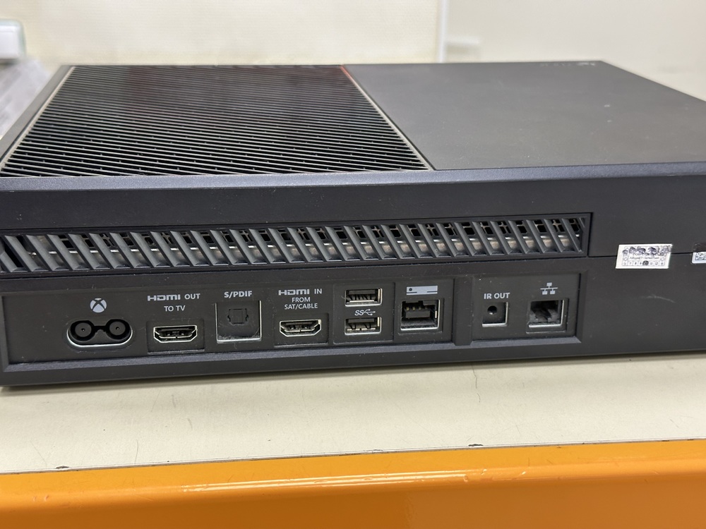 Игровая приставка Xbox One 500Gb