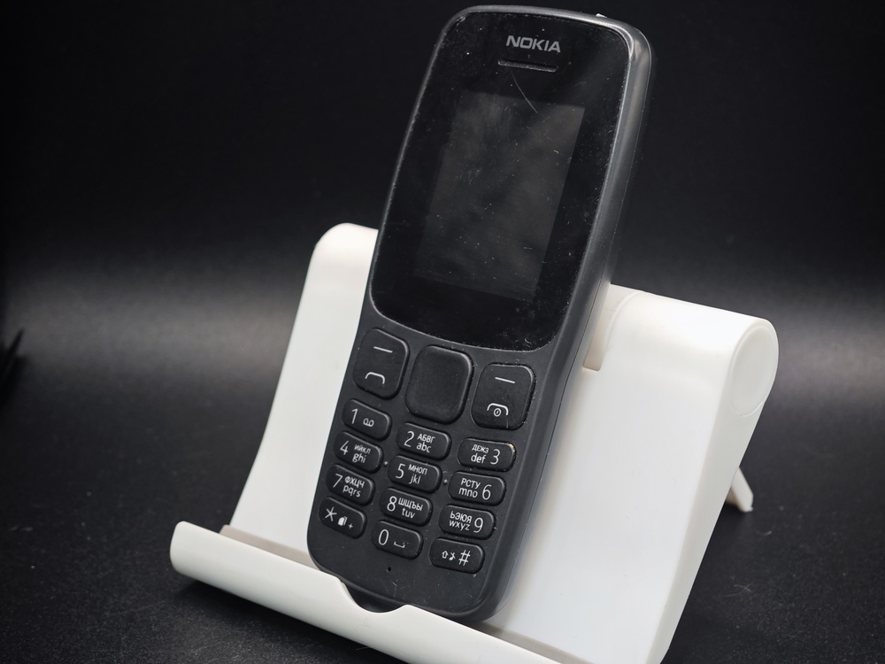 Мобильный телефон Nokia 100