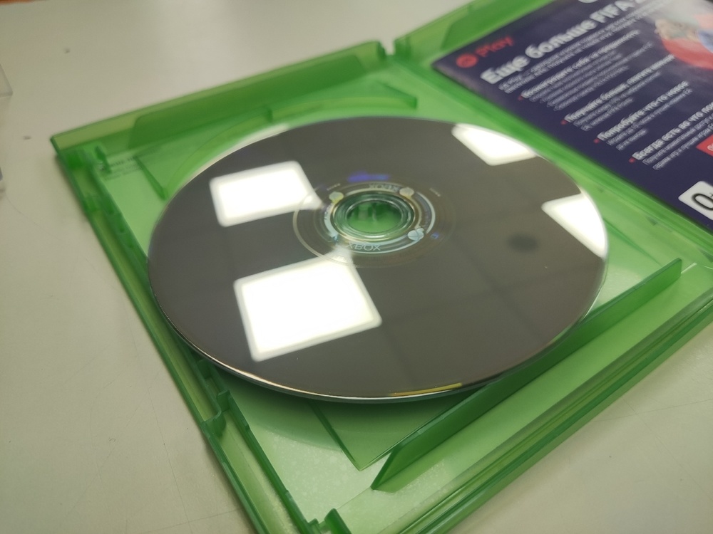 Игра  XBOX FIFA 2022