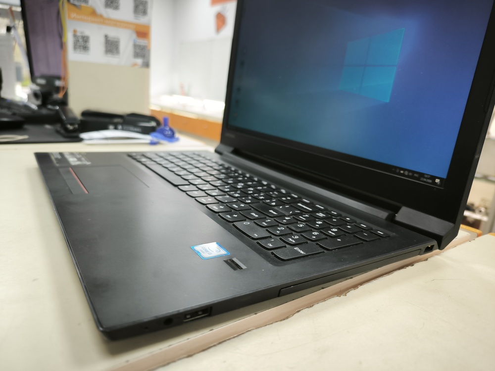 Ноутбук Lenovo V310; Core i3-6006U, Intel HD Graphics 520, 4 Гб, Нет