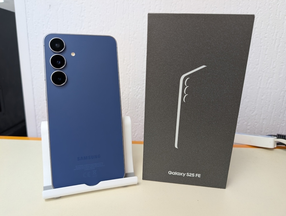 Смартфон Samsung Galaxy S25 FE 8/256