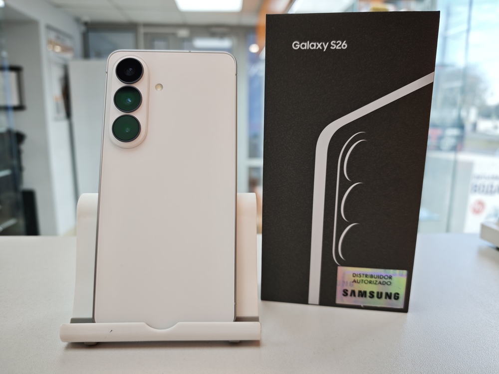 Смартфон Samsung Galaxy S26 12/512