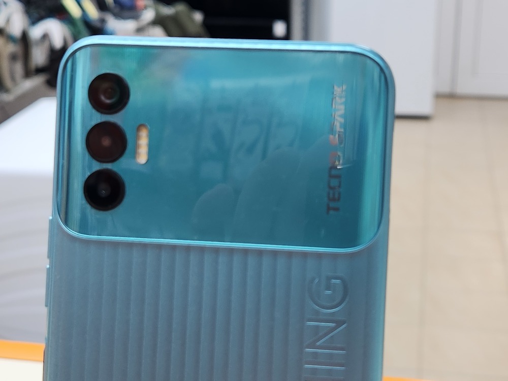 Смартфон Tecno Spark 8P 4/64