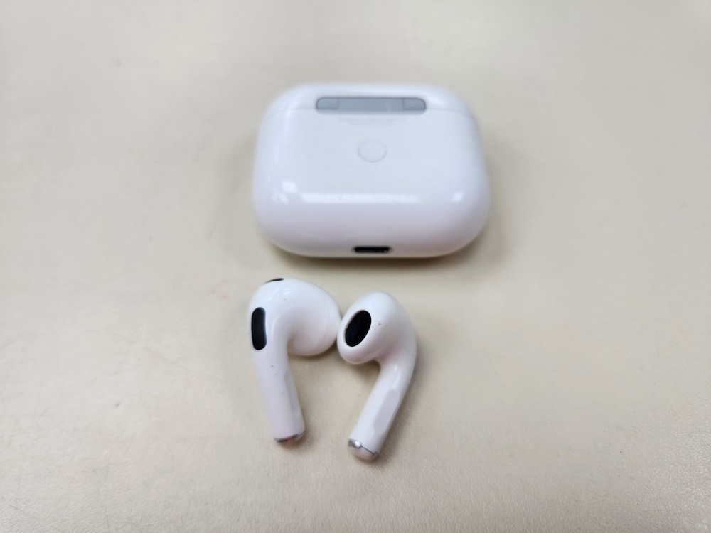 Наушники беспроводные Apple AirPods 3 Lightning
