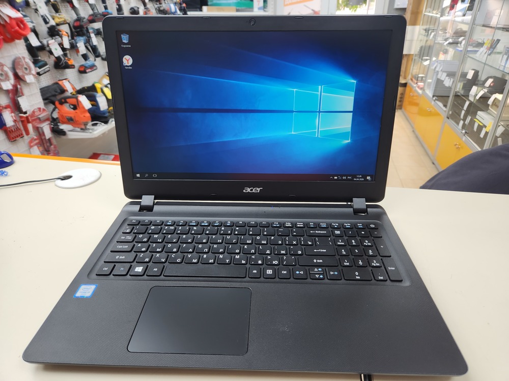 Ноутбук Acer; Core i3-6006U, Нет, 4 Гб, 120 Гб, Нет