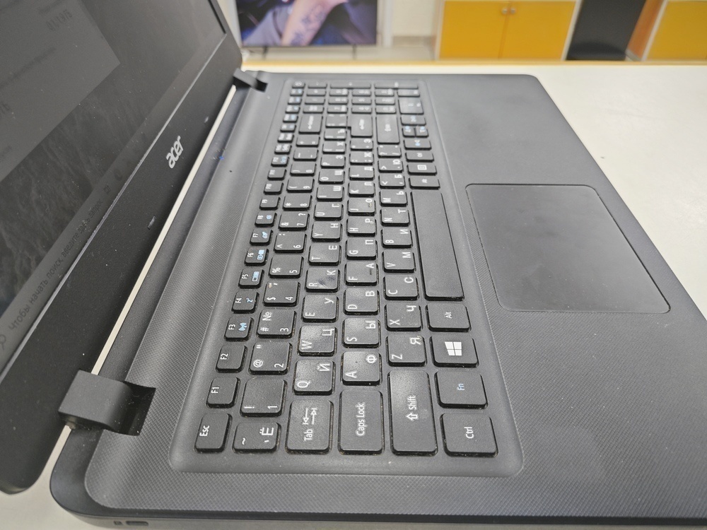 Ноутбук Acer; Celeron N3350, Intel HD Graphics 500, 4 Гб, Нет, 500 Гб