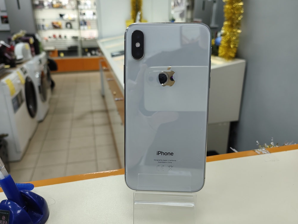 Смартфон Apple iPhone X 64Gb