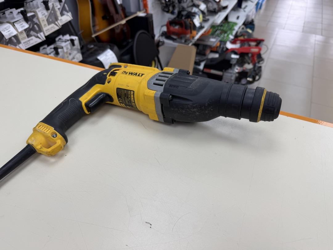 Перфоратор Dewalt D25143K