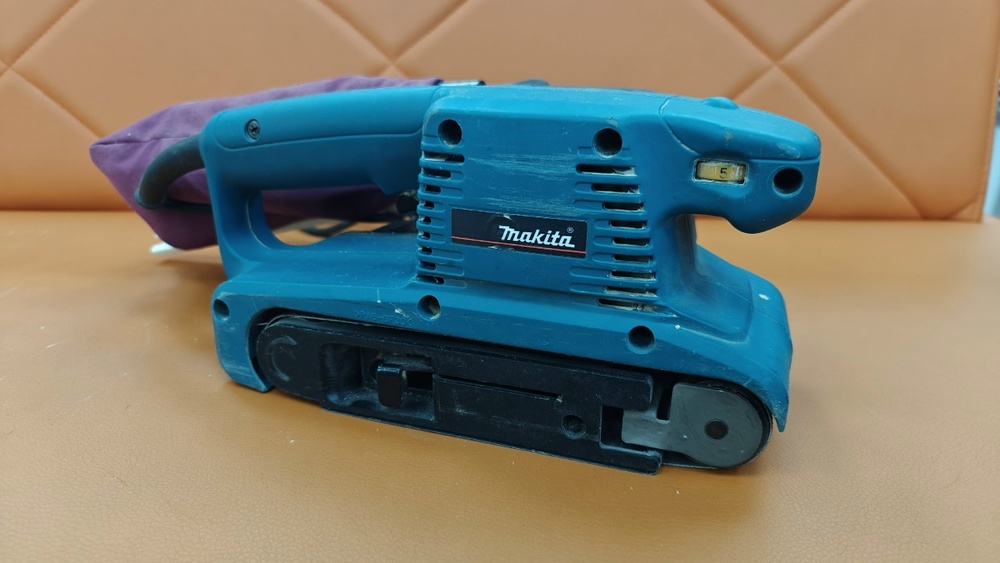 Шлифовальная машина Makita 9911;