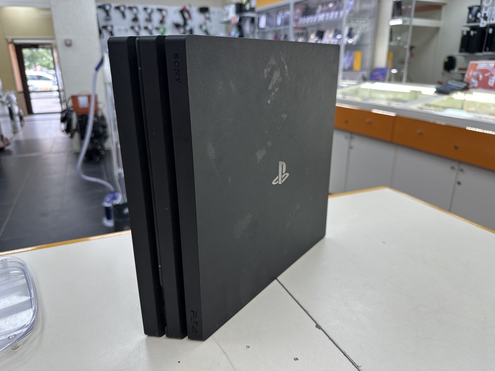 Игровая приставка PlayStation 4 Pro 1Tb